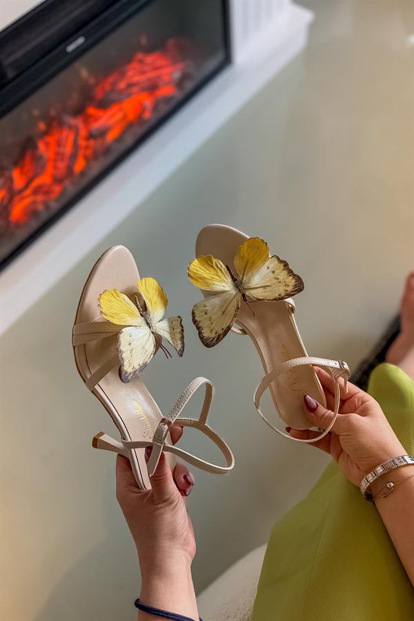 Butter Bej Sarı Kelebek Detaylı Kadın Topuklu Ayakkabı
