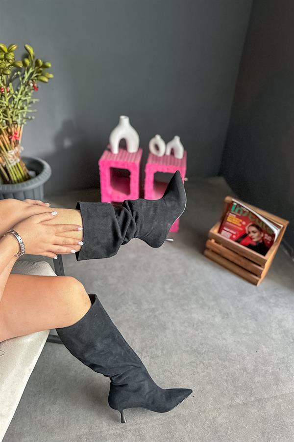 Caleb Siyah Süet Büzgü Detaylı Kadın Çizme