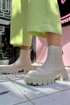 Callista Nude Lastlikli Kadın Bot