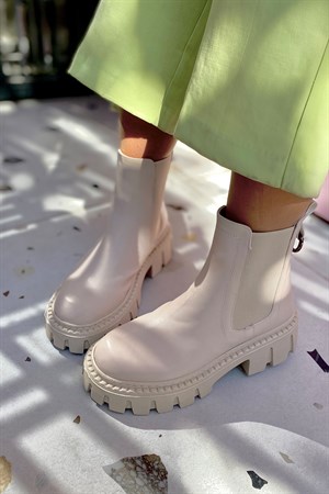 Callista Nude Lastlikli Kadın Bot