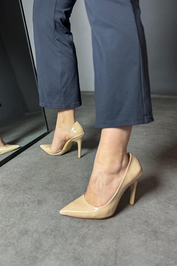 Colin Bej Rugan Dekolte Detaylı Kadın Stiletto