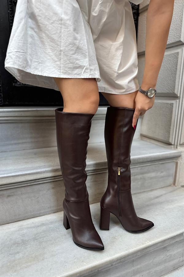 Dakota Acı Kahve Fermuar Detaylı Kadın Topuklu Çizme
