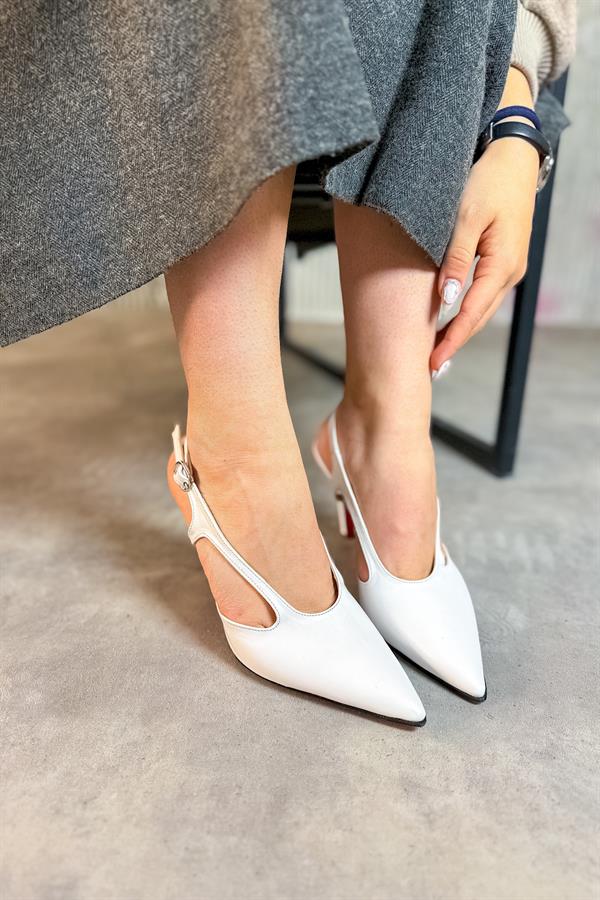 Davina Beyaz Cilt Yan Dekolte Detaylı Kadın Topuklu Ayakkabı