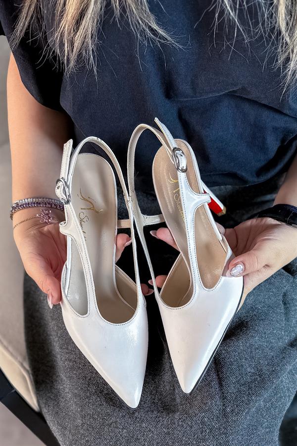 Davina Beyaz Cilt Yan Dekolte Detaylı Kadın Topuklu Ayakkabı