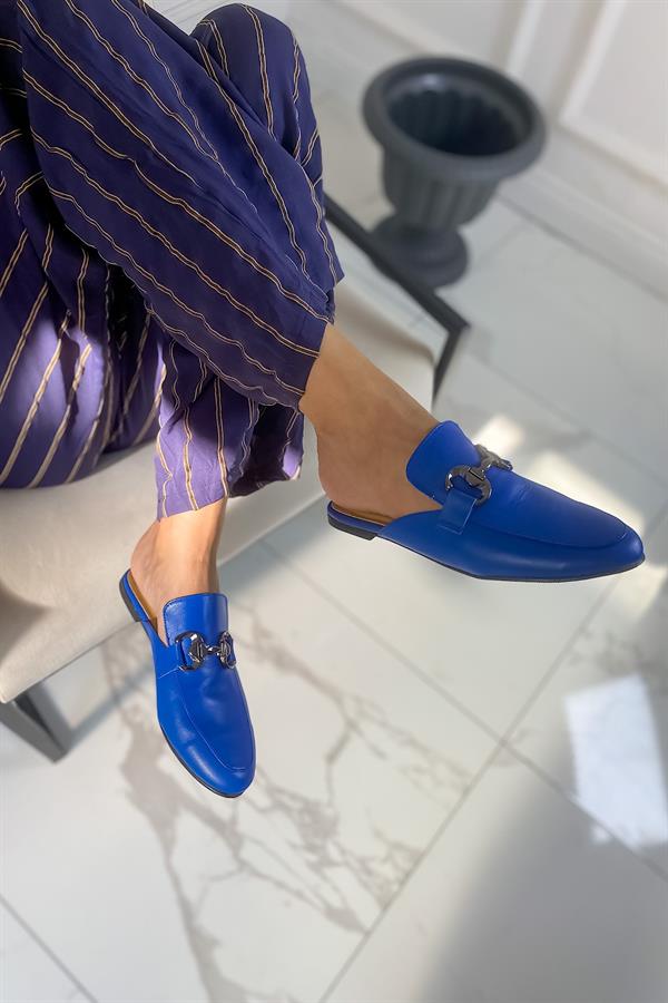 Estelya Mavi Deri Tokalı Kadın Terlik