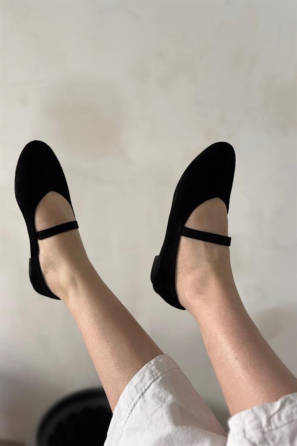 Fersa Siyah Hakiki Deri Tek Biye Detaylı Kadın Babet