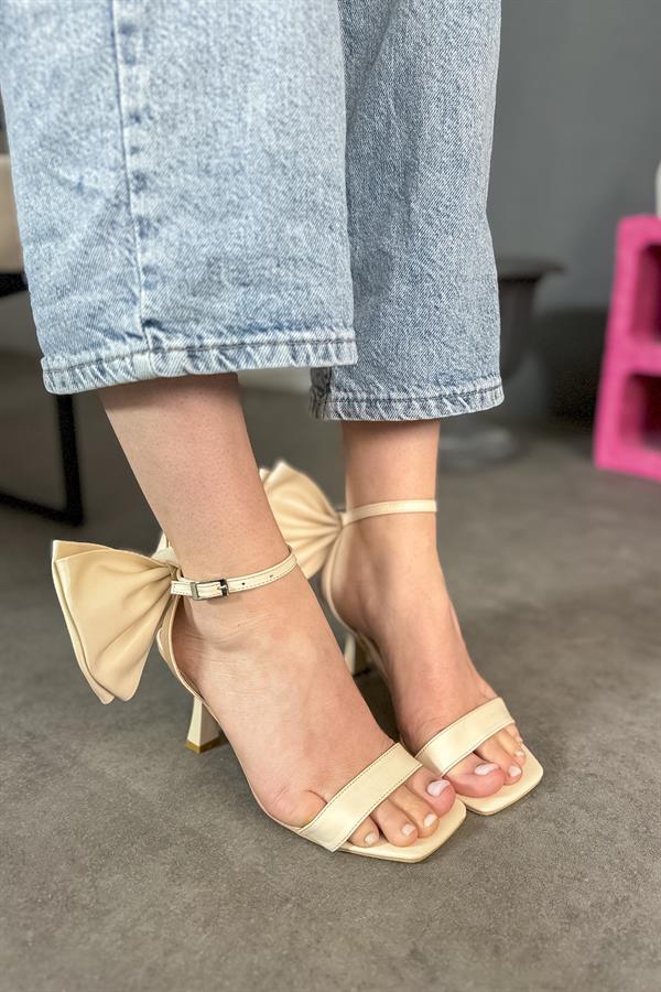 Fiyon Bej Fiyonk Detaylı Kadın Topuklu Ayakkabı