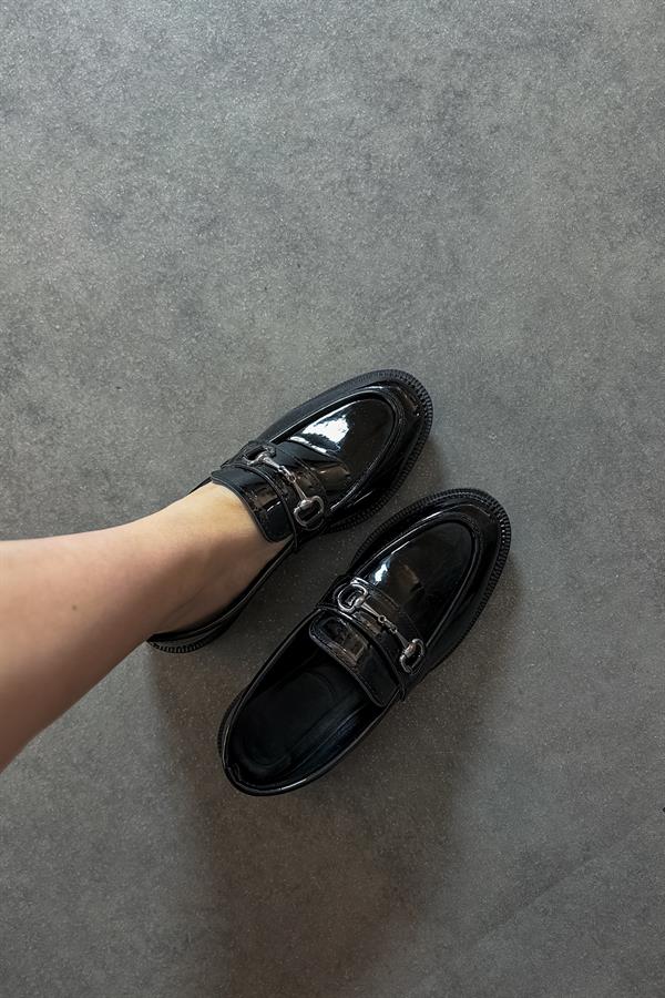 Forza Sıyah Rugan Tokalı Kadın Loafer Ayakkabı