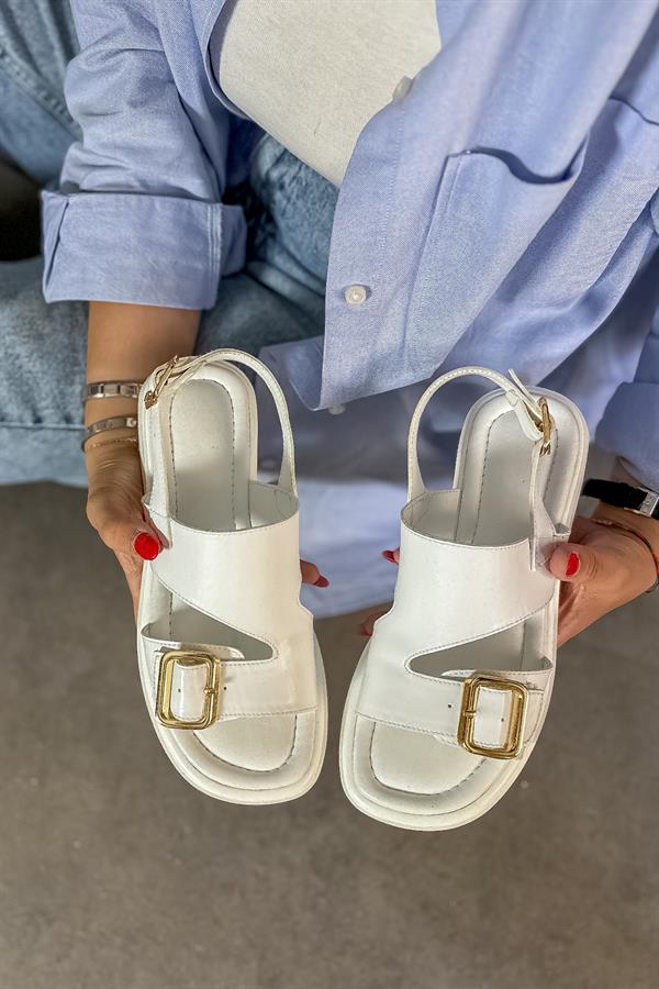 Goldiee Beyaz Çift Kemer Detaylı Kadın Sandalet