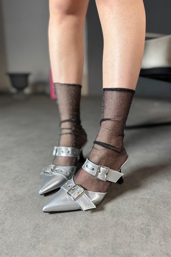 Gren Gümüş Çift Tokalı Kadın Terlik