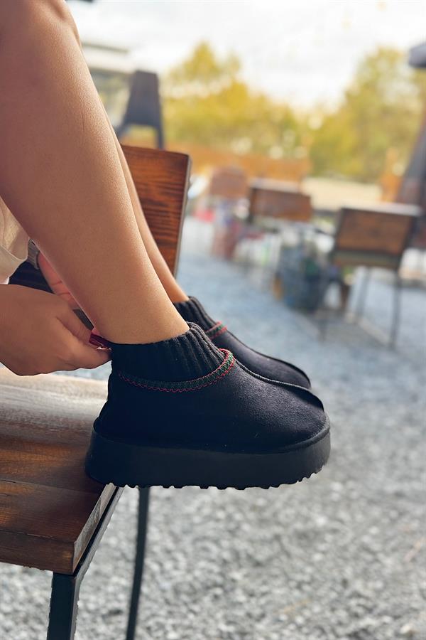 Henza Siyah Süet Triko Detaylı Kürklü Bot