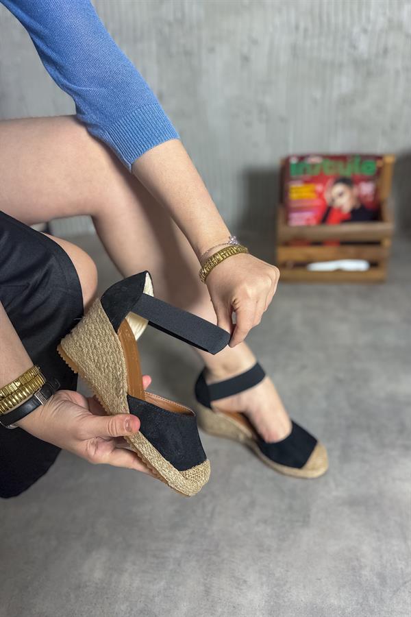 Hesi Siyah Dolgu Topuk Kadın Sandalet