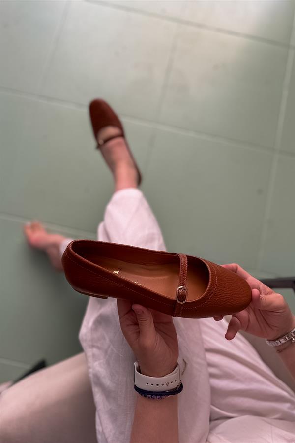 Kina Taba Hakiki Deri Tek Biye Detaylı Kadın Babet