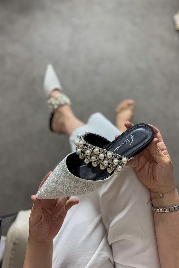 Legol Beyaz İnci Taş Detaylı Kadın Terlik