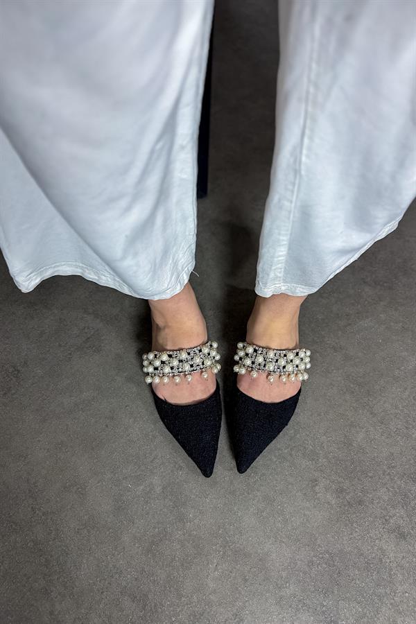 Legol Siyah İnci Taş Detaylı Kadın Terlik