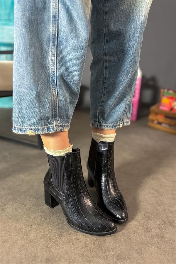 Loby Siyah Kroko Lastik Detaylı Kadın Bot
