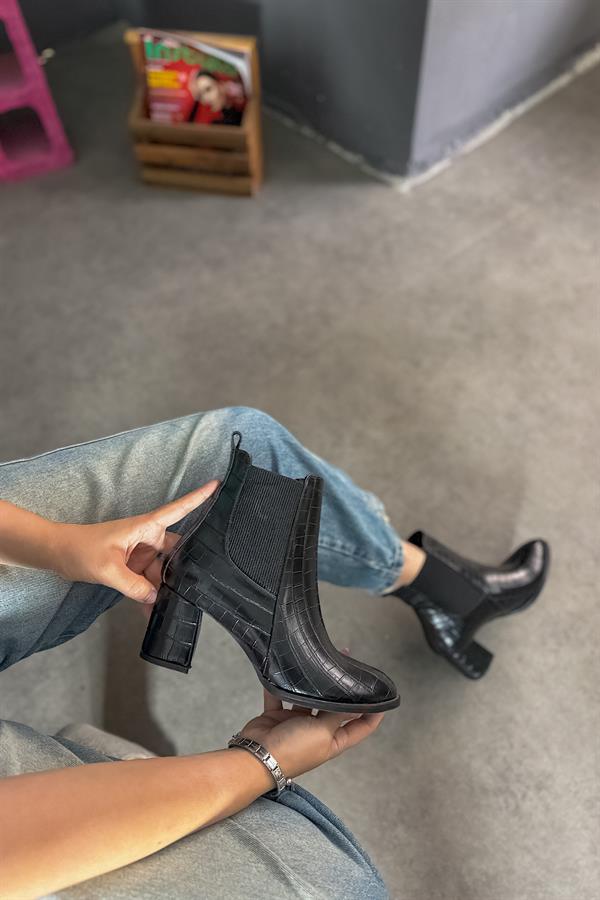 Loby Siyah Kroko Lastik Detaylı Kadın Bot