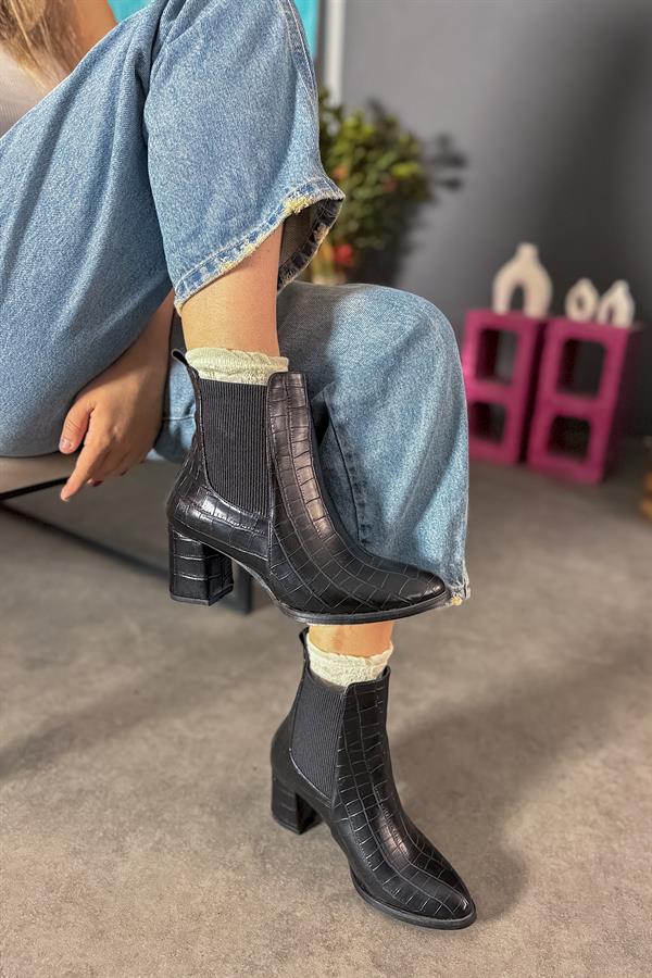 Loby Siyah Kroko Lastik Detaylı Kadın Bot