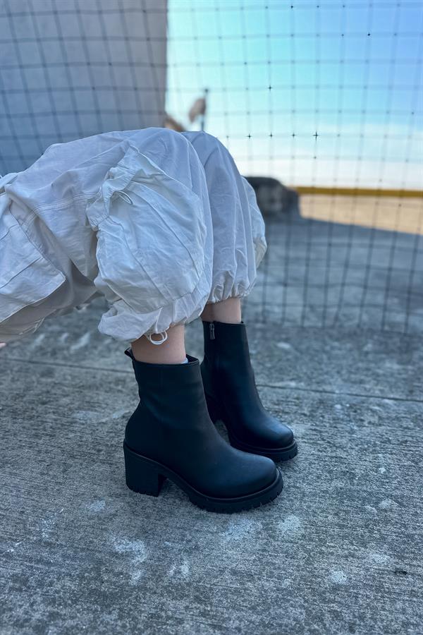 Luke Siyah Cilt Fermuar Detaylı Kadın Bot