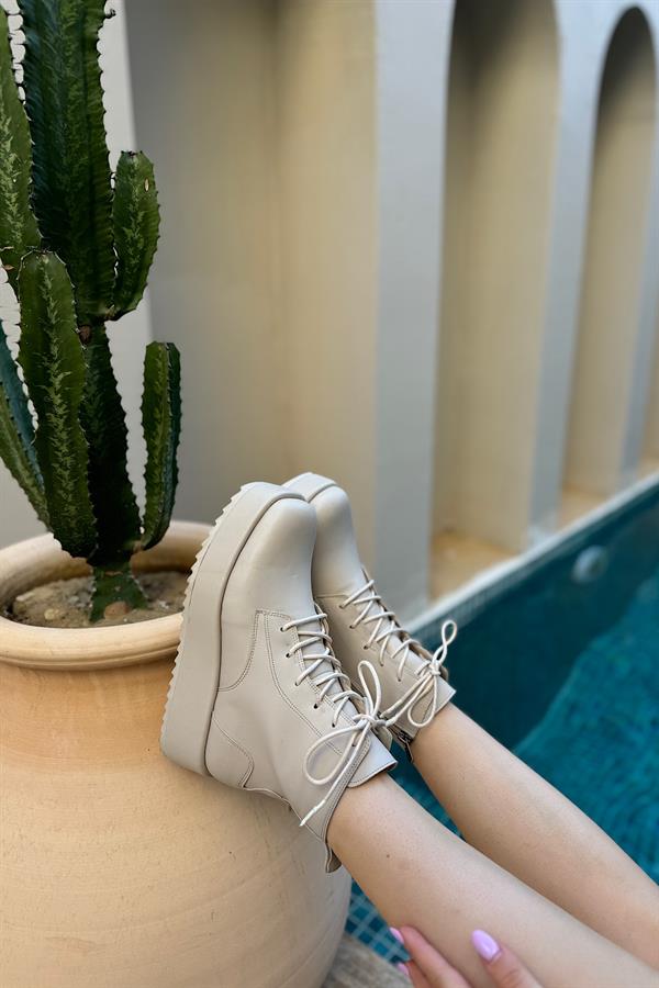 Maddox Bej Bağcıklı Fermuar Detaylı Kadın Bot