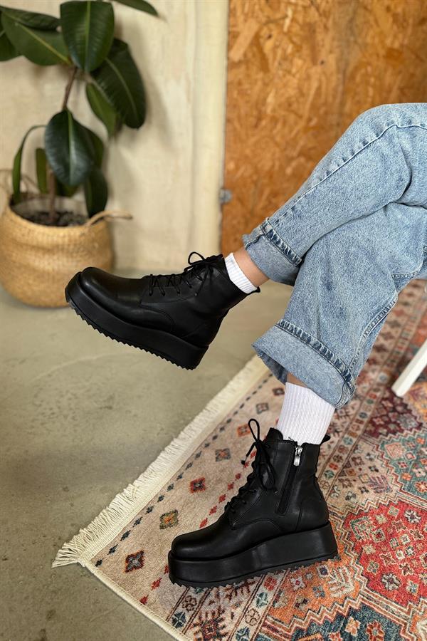 Maddox Sİyah Bağcıklı Fermuar Detaylı Kadın Bot