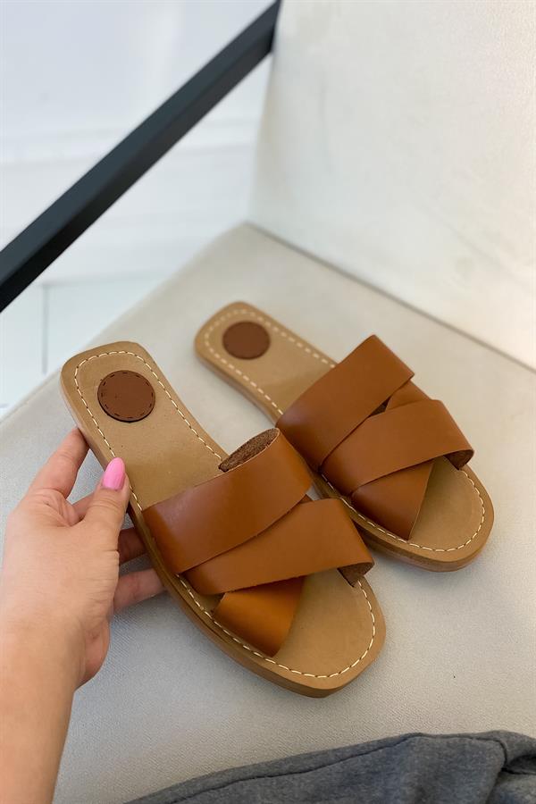 Malli Taba Deri Çapraz Kadın Terlik