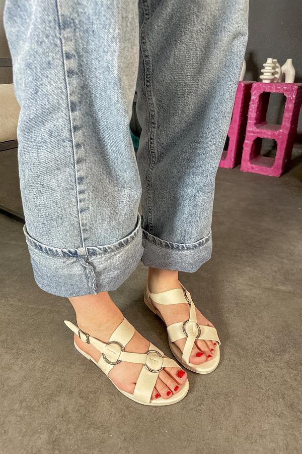 Mats Bej Halka Toka Detaylı Kadın Sandalet