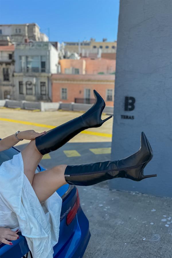 Mek Siyah Cilt Fermuarlı Kadın Çizme