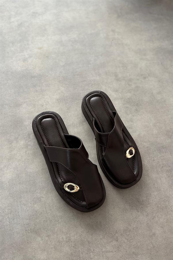 Mendan Acı Kahve Gold Toka Detaylı Kadın Sandalet