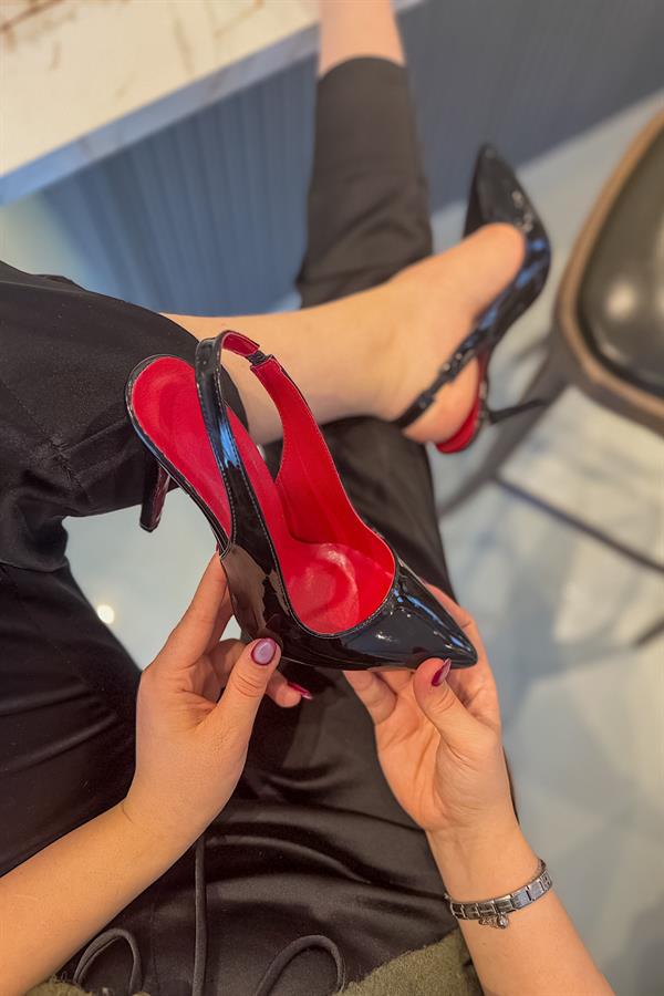 Metan Siyah Rugan Kadın Topuklu Ayakkabı