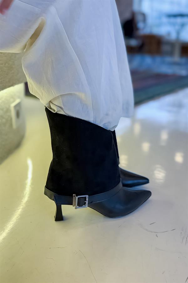 Mikron Siyah Cilt Kemer Detaylı Kadın Topuklu Bot