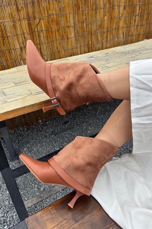 Mikron Taba Cilt Kemer Detaylı Kadın Topuklu Bot