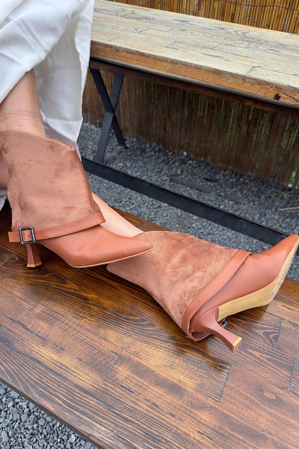 Mikron Taba Cilt Kemer Detaylı Kadın Topuklu Bot