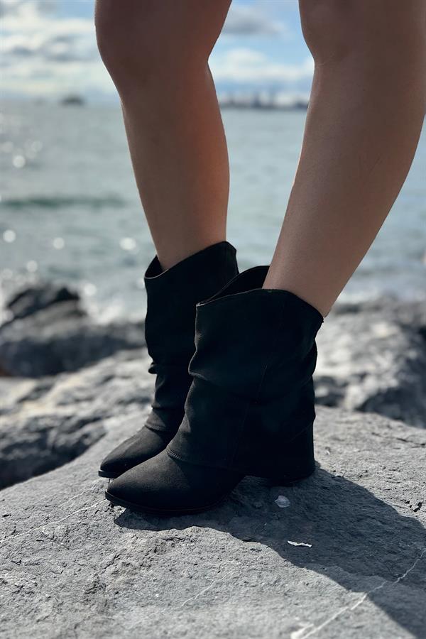 Miri Siyah Süet Büzgü Detaylı Kadın Topuklu Bot