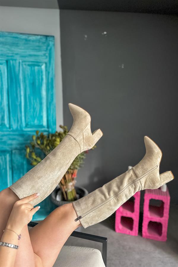 Petto Bej Süet Fermuar Detaylı Kadın Topuklu Çizme