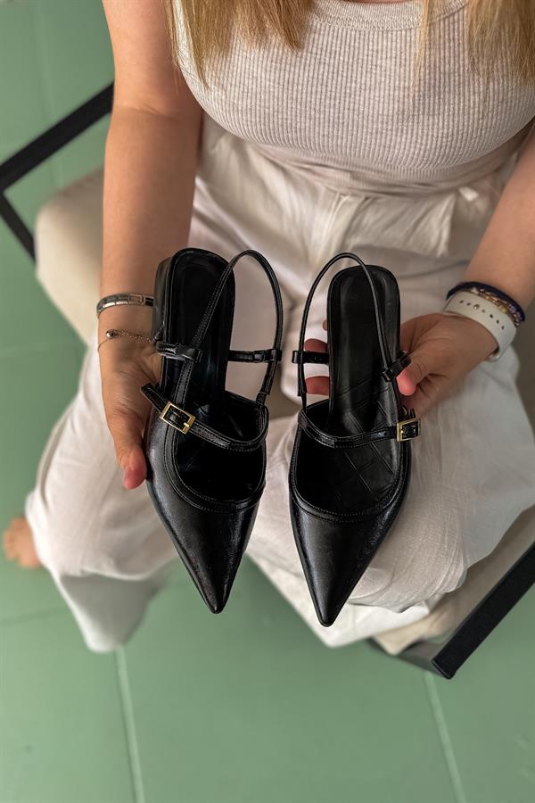 Plen Siyah Cilt Biye Detaylı Kadın Babet