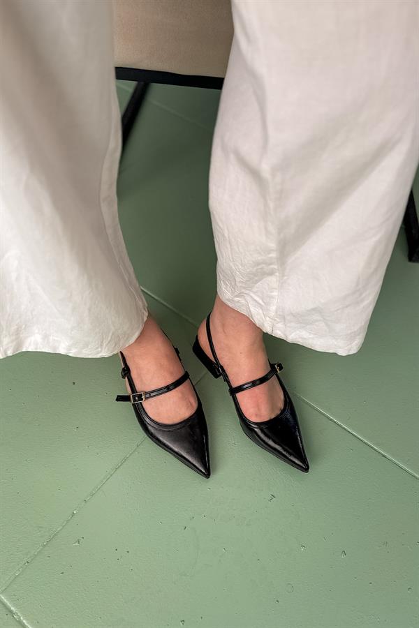 Plen Siyah Cilt Biye Detaylı Kadın Babet