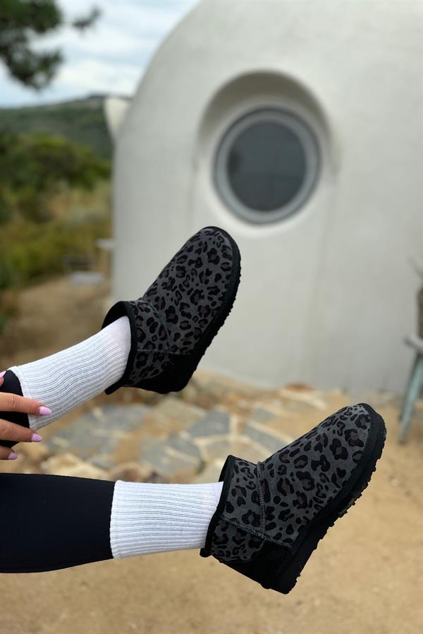 Prag Siyah Hakiki Deri Kürklü Kadın Bot