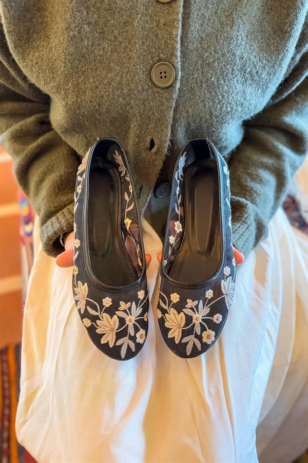 Press Siyah Nakış İşleme Detaylı Kadın Babet