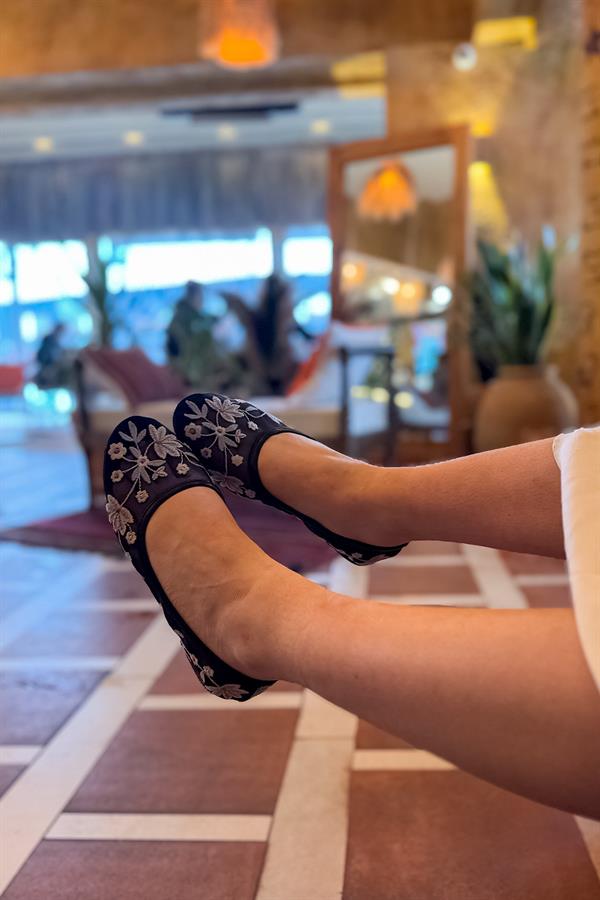 Press Siyah Nakış İşleme Detaylı Kadın Babet