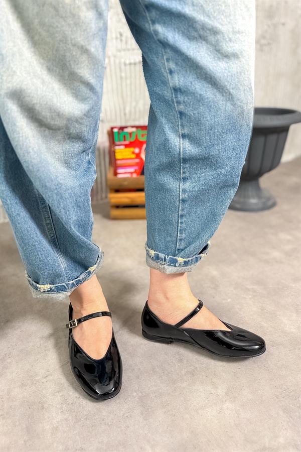 Rayn Siyah Rugan Kadın Babet