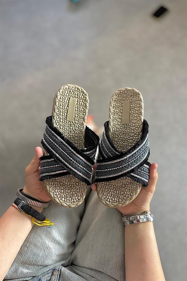 Riri Siyah Çapraz Taş Detaylı Hasır Kadın Terlik