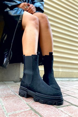 Romalda Siyah Süet Lastikli Kadın Bot