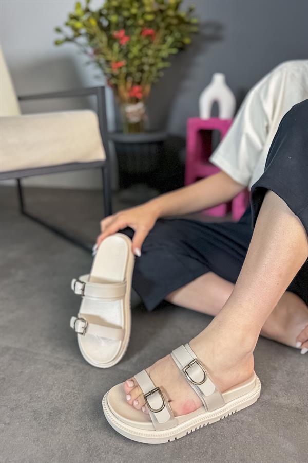 Ryan Bej Cilt İki Toka Detaylı Kadın Terlik