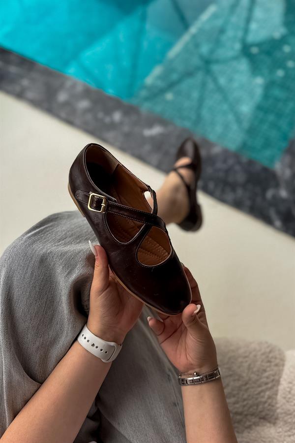 Sarre Acı Kahve Çapraz Biye Detaylı Kadın Babet