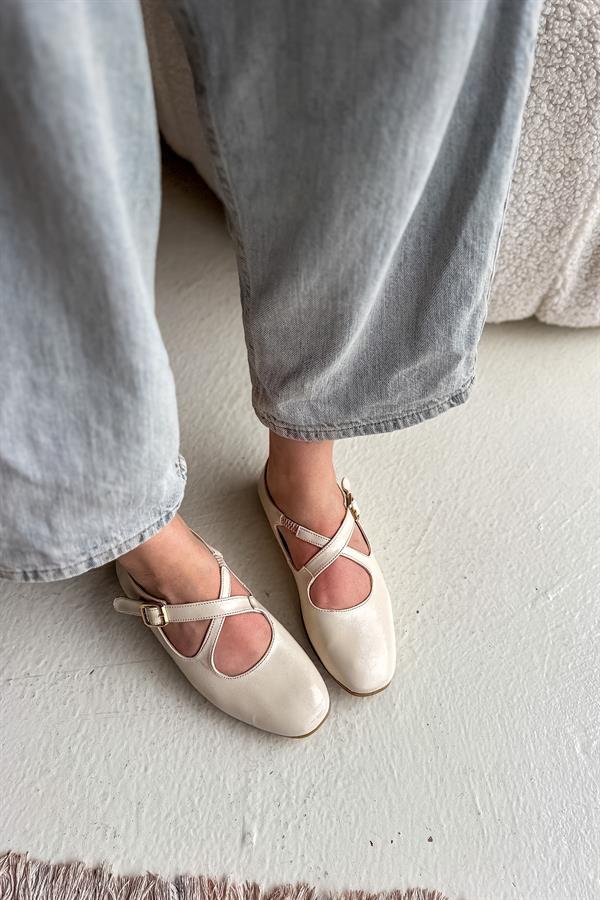 Sarre Bej Çapraz Biye Detaylı Kadın Babet