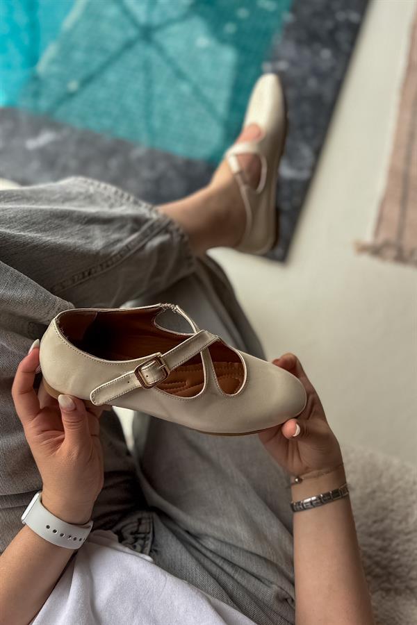 Sarre Bej Çapraz Biye Detaylı Kadın Babet