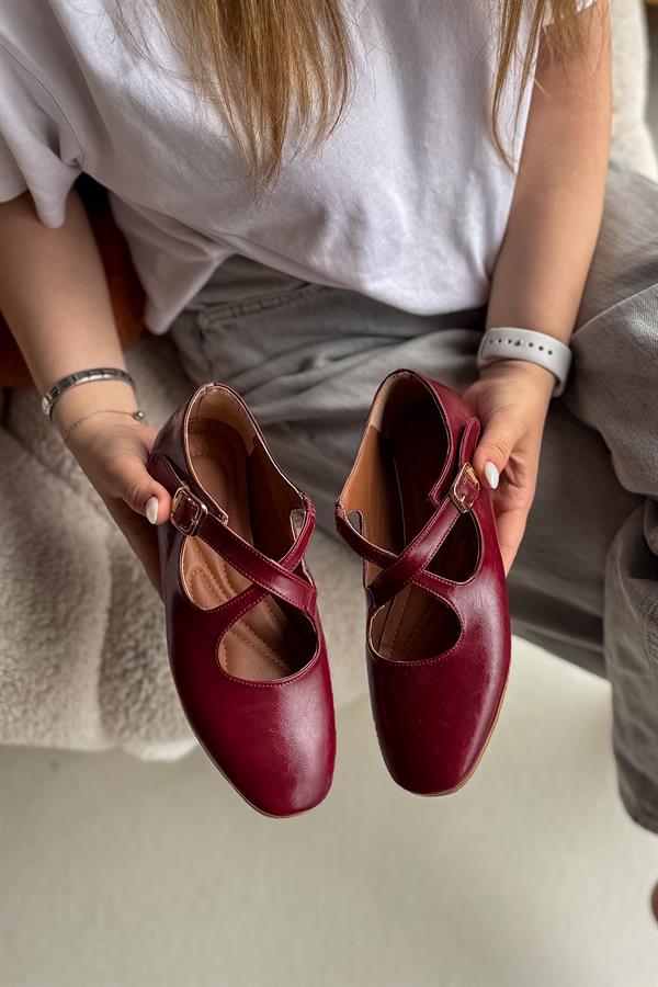 Sarre Bordo Çapraz Biye Detaylı Kadın Babet