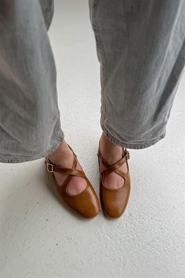 Sarre Taba Çapraz Biye Detaylı Kadın Babet