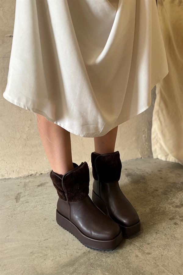 Sasa Acı Kahve Pofuduk Kürk Detaylı Kadın Bot